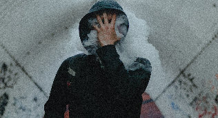 Dūmos no cigaretēm